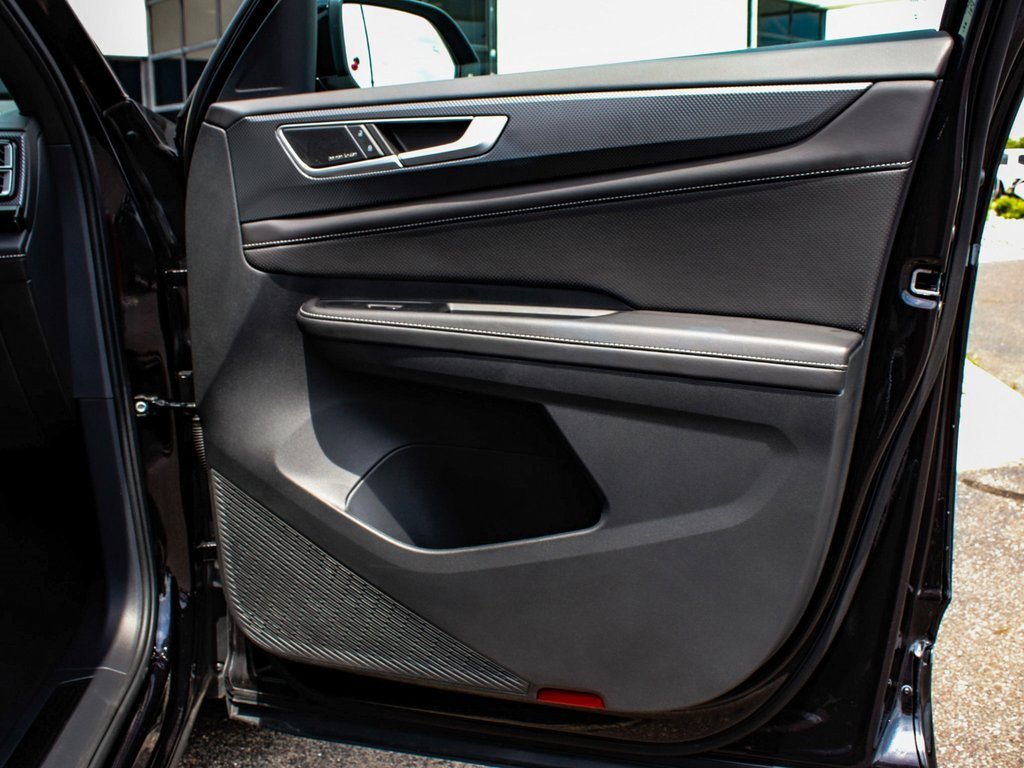 Used 2025 Volkswagen Atlas Cross Sport SEL Premium R-Line image 13