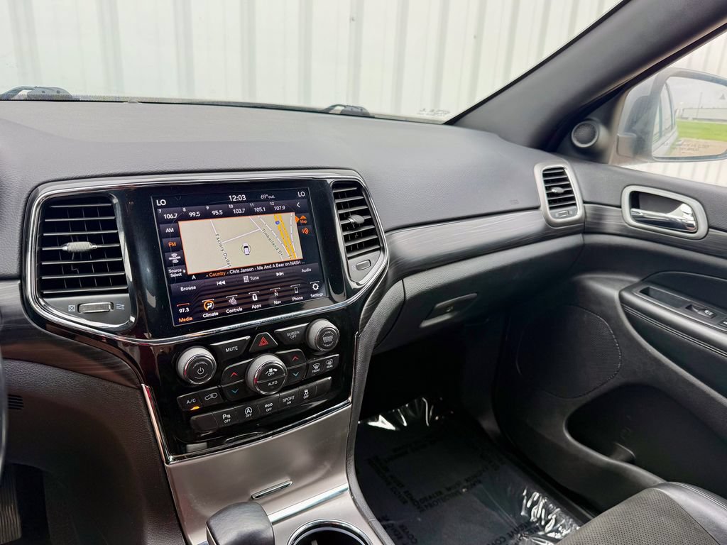 Used 2019 Jeep Grand Cherokee Altitude AWD/4WD image 23