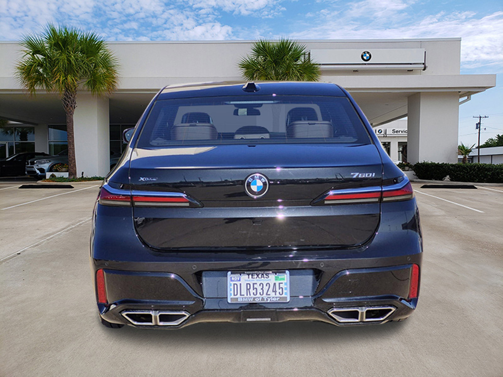 Certified 2025 BMW 760i xDrive w/ Luxury Rear Seating Package AWD/4WD image 5