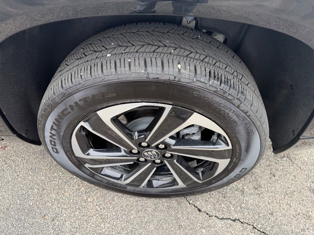 Used 2025 Buick Enclave Sport Touring w/ LPO, All-Weather Package image 12