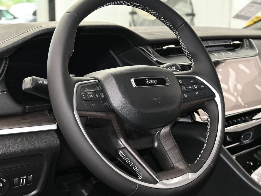 New 2026 Jeep Grand Cherokee Altitude RWD image 13