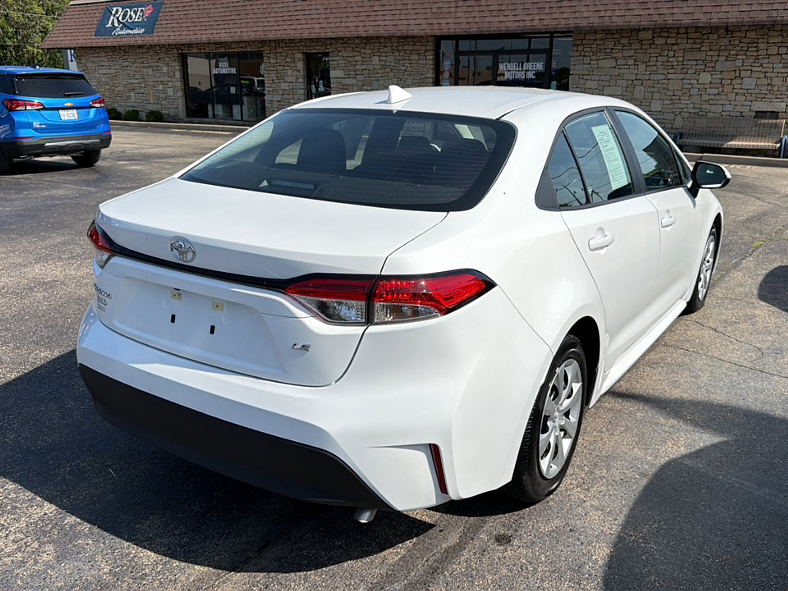 Used 2025 Toyota Corolla LE FWD image 6