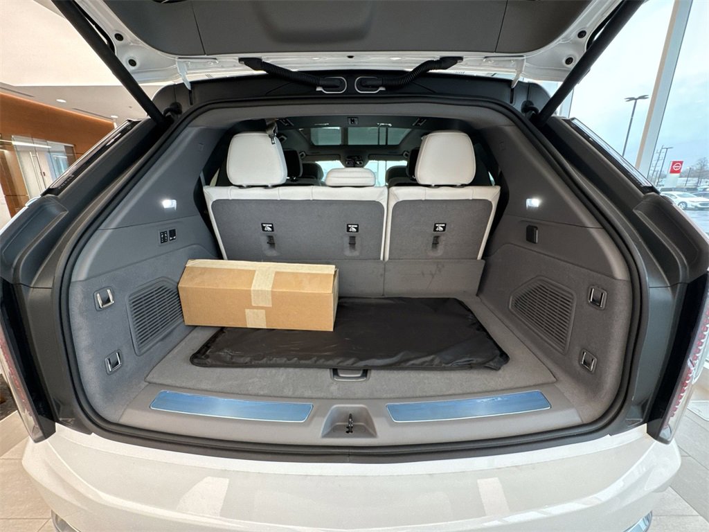 New 2025 Cadillac Escalade IQ Luxury 1 w/ Smart Trailering package image 25