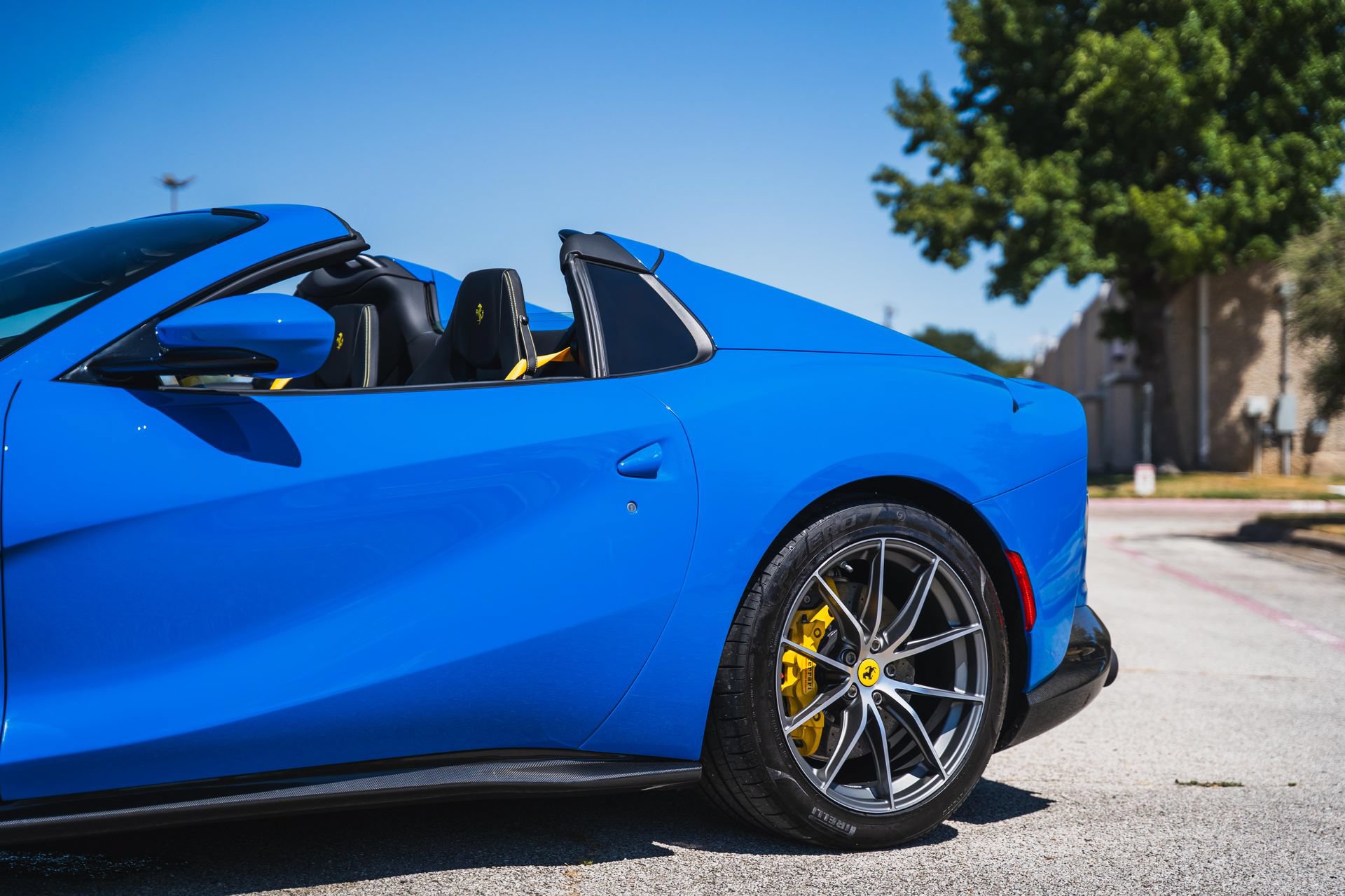 Used 2022 Ferrari 812 GTS RWD image 30