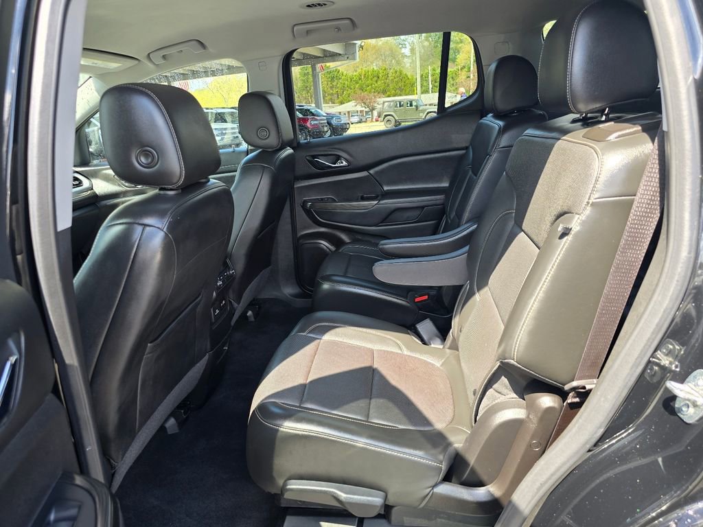 Used 2023 GMC Acadia SLT AWD/4WD image 10