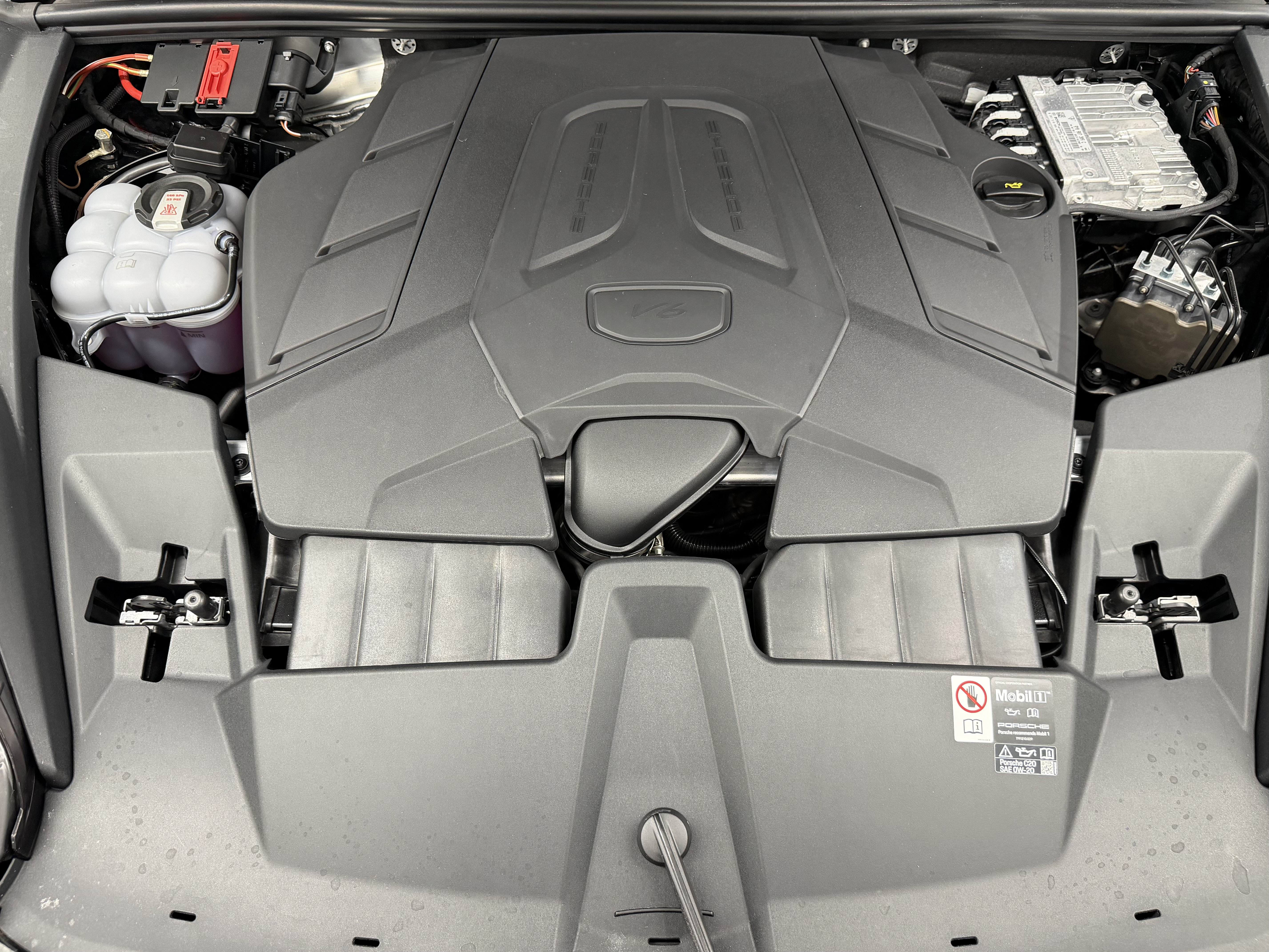 Certified 2026 Porsche Cayenne AWD/4WD image 59