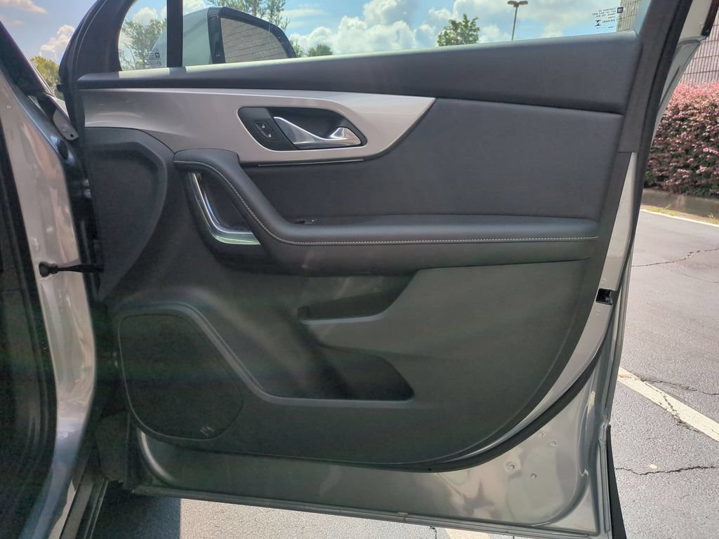 Used 2025 Chevrolet Blazer LT FWD image 33