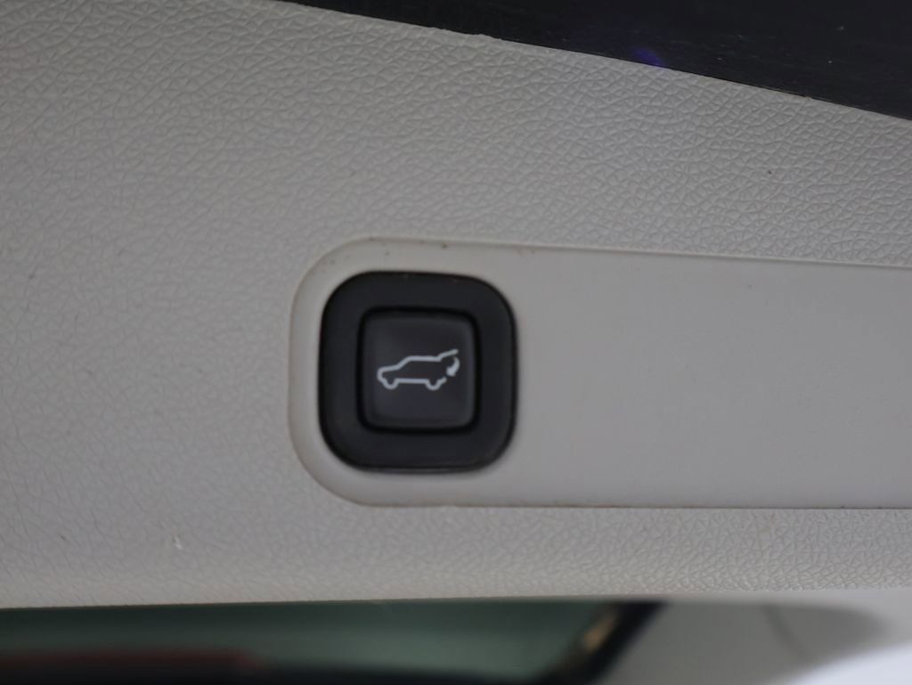 Used 2011 Chevrolet Tahoe LTZ image 22