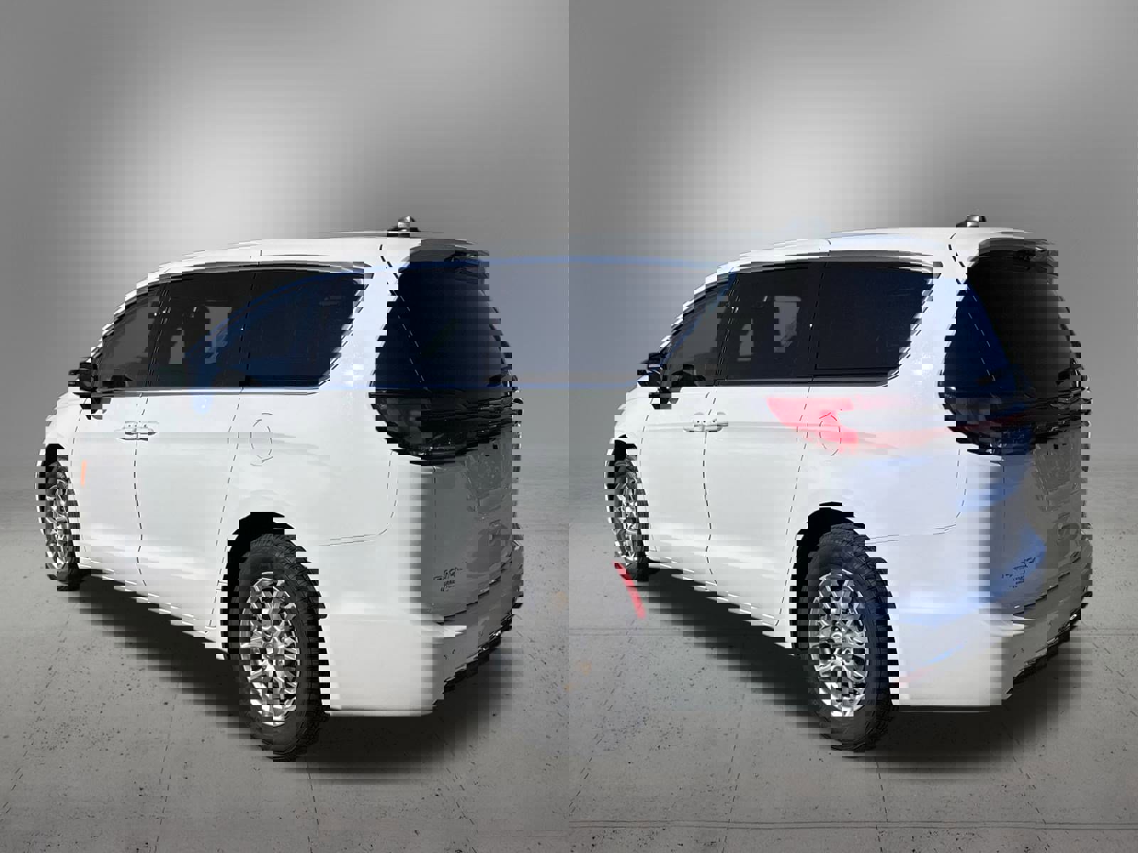 Used 2024 Chrysler Pacifica Touring-L image 3