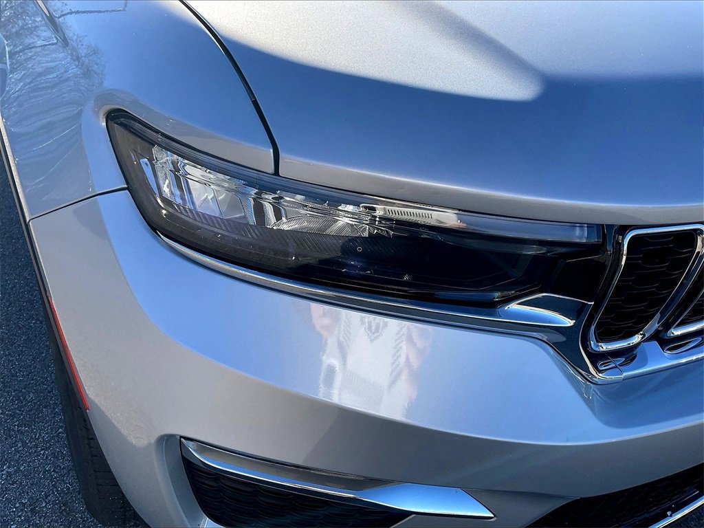 Used 2022 Jeep Grand Cherokee Limited image 30