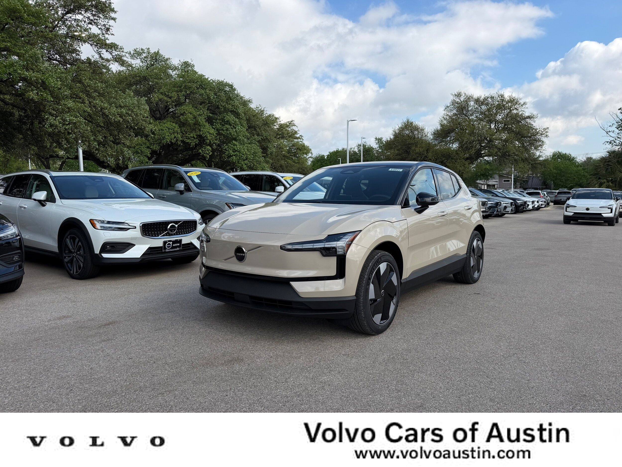 New 2026 Volvo EX30 Plus w/ Protection Package RWD image 1