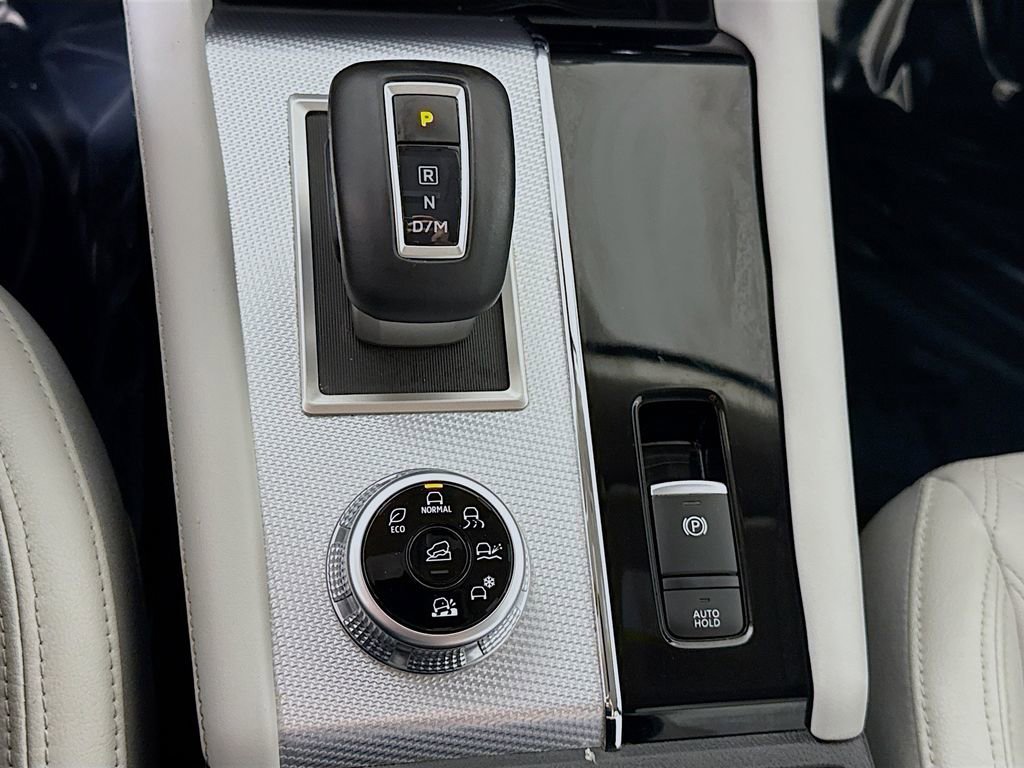 Used 2023 Mitsubishi Outlander SEL AWD/4WD image 10