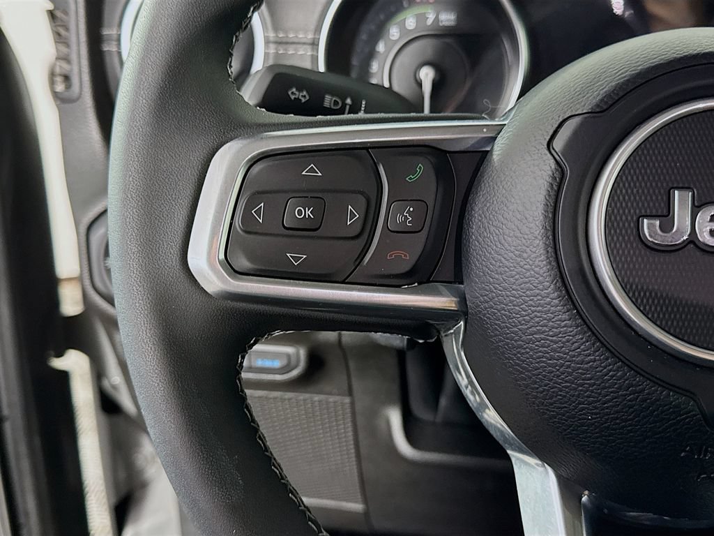 Used 2023 Jeep Wrangler Unlimited Sahara AWD/4WD image 12
