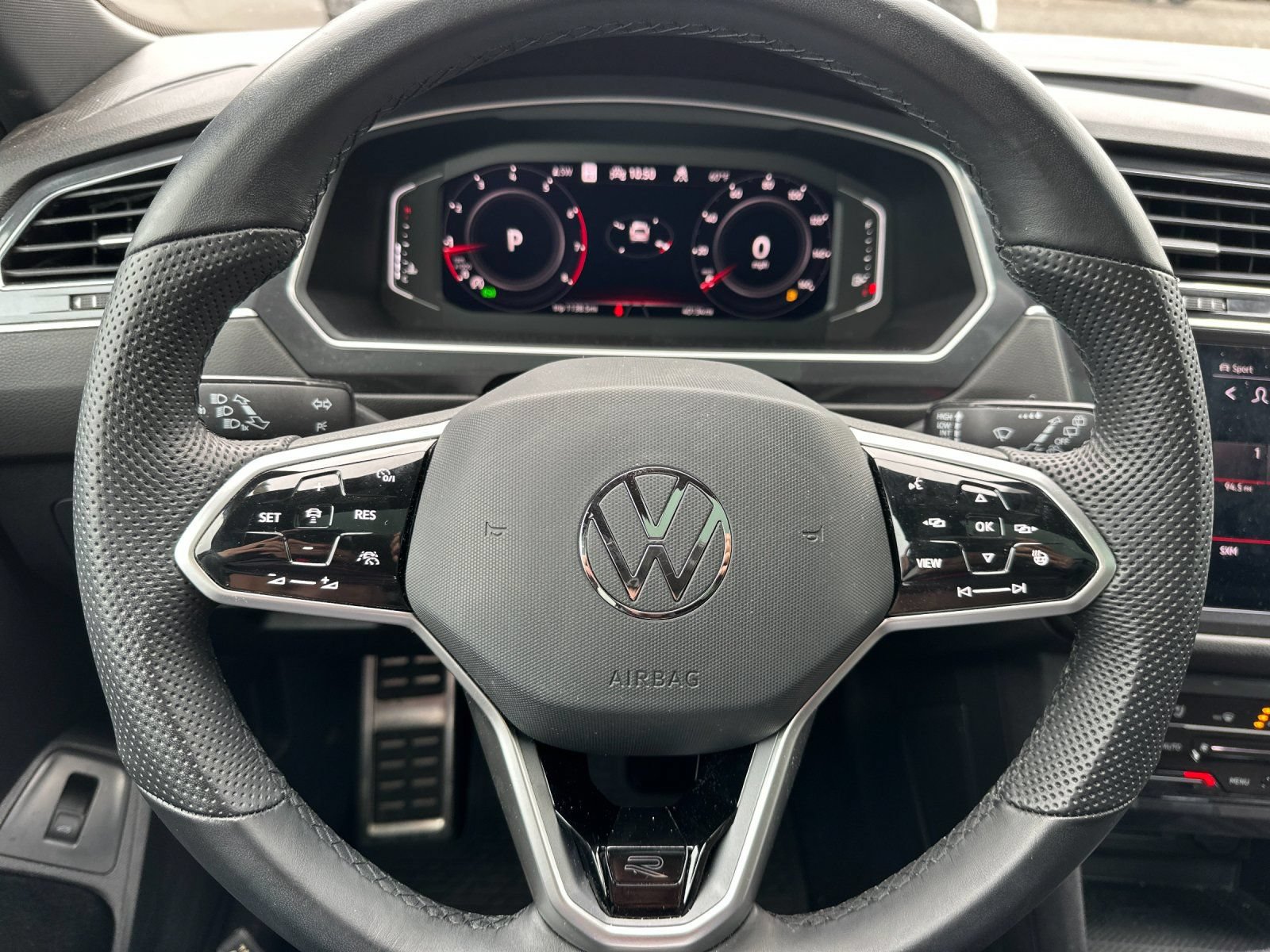 Used 2022 Volkswagen Tiguan SEL Premium R-Line AWD/4WD image 24