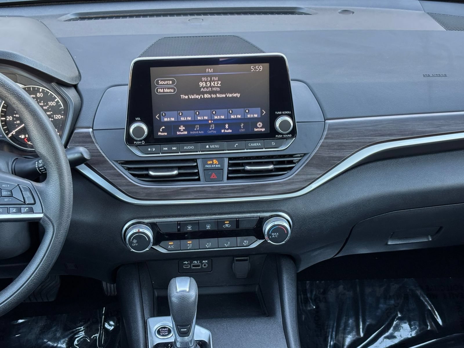 Used 2025 Nissan Altima 2.5 SV FWD image 17