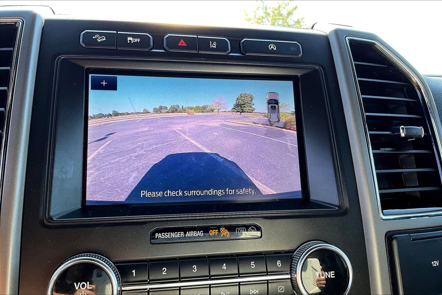 Used 2021 Ford Expedition XLT image 28