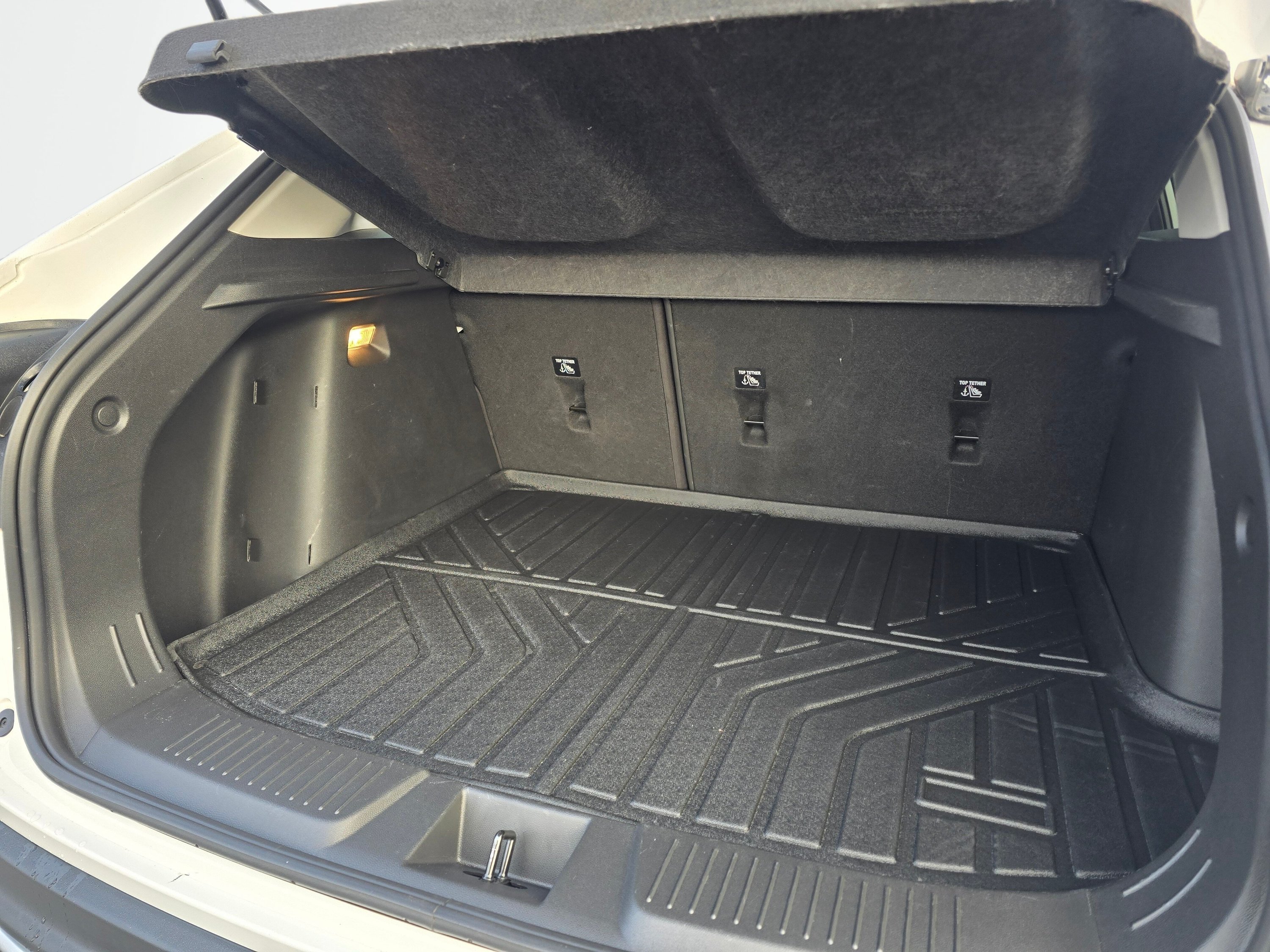 Used 2024 Chevrolet Trax LT w/ LT Convenience Package FWD image 22