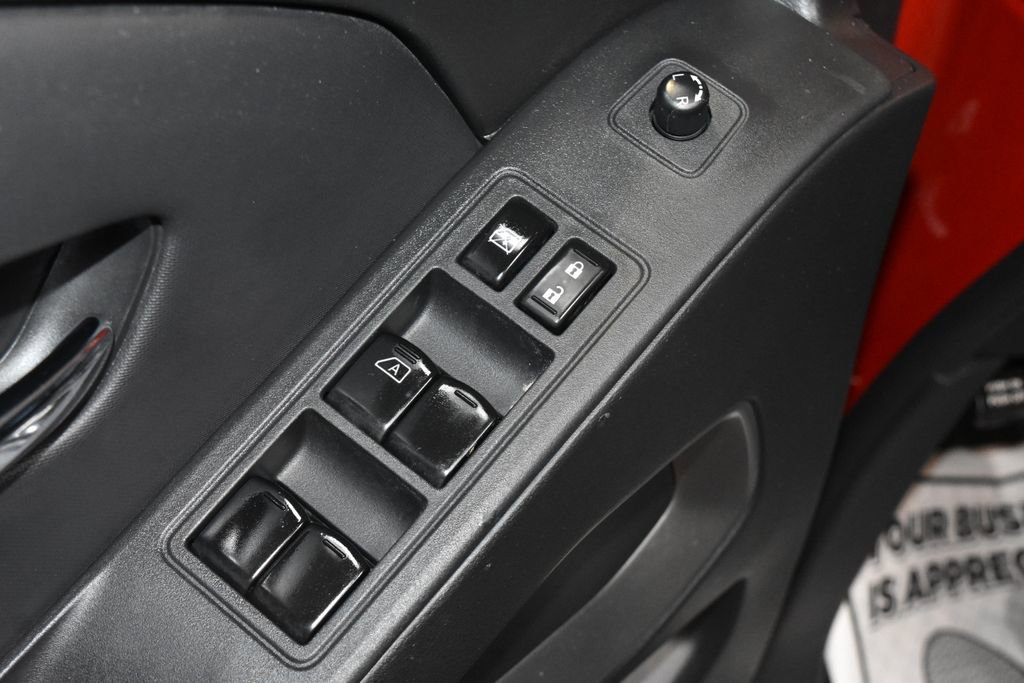 Used 2022 Nissan Frontier SV AWD/4WD image 5