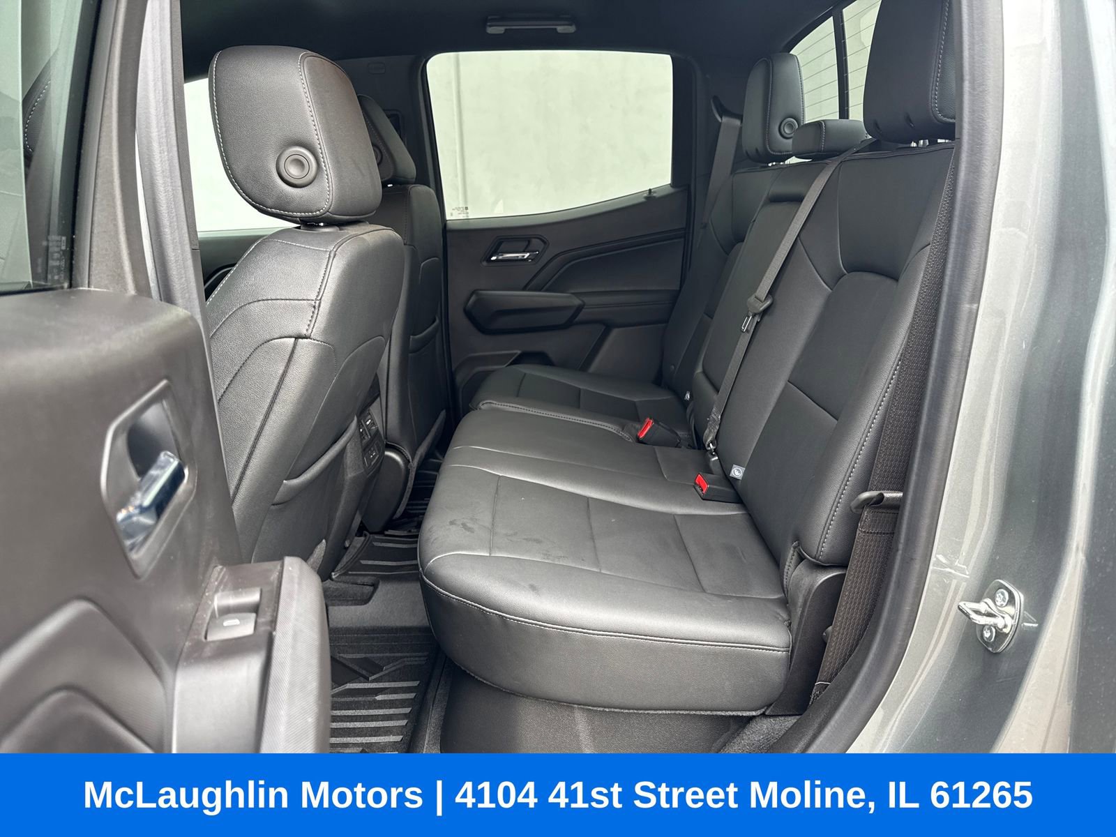 Used 2025 Chevrolet Colorado LT w/ LT Convenience Package image 11