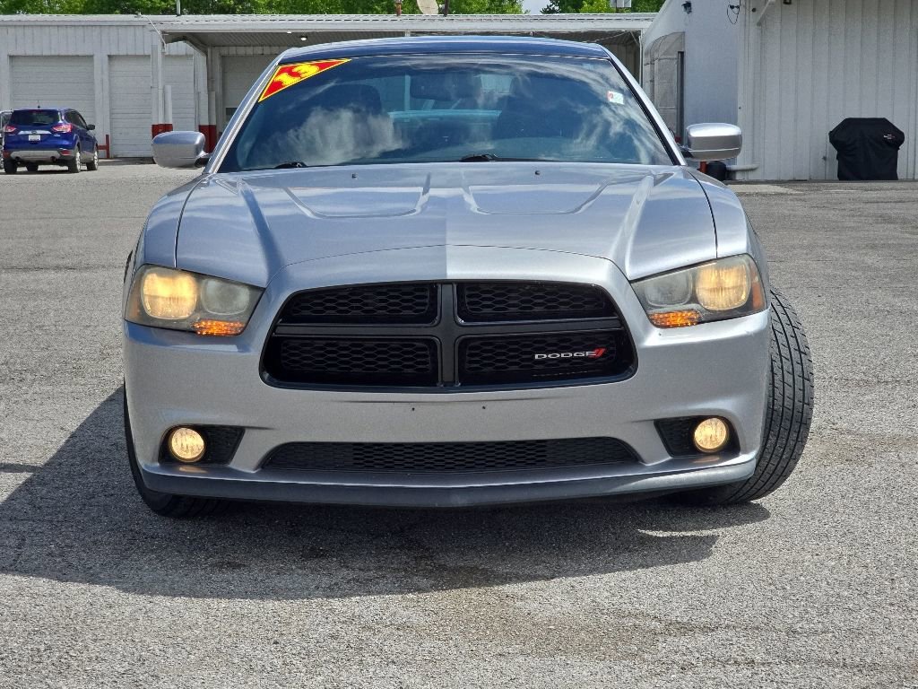 Used 2013 Dodge Charger SXT w/ Blacktop Pkg RWD image 2