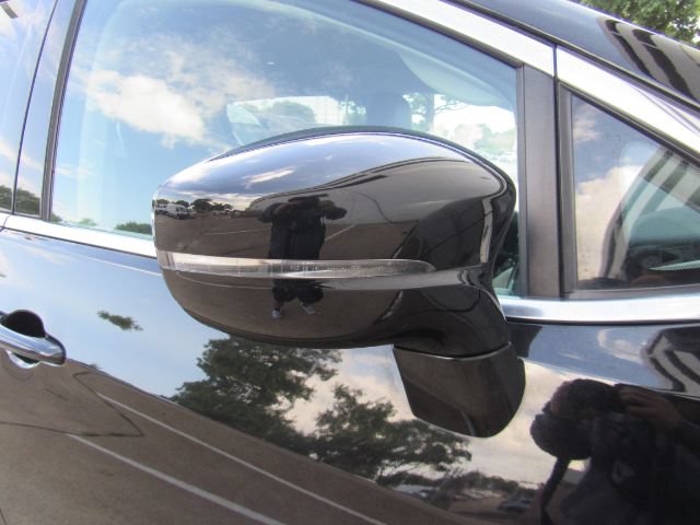 Used 2024 Chrysler Pacifica Touring-L FWD image 23