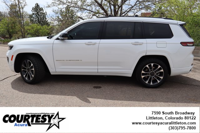 Used 2022 Jeep Grand Cherokee L Overland w/ Luxury Tech Group IV AWD/4WD image 3