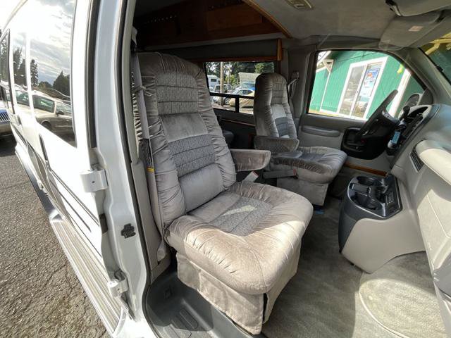 Used 1998 Chevrolet Express 1500 RWD image 17