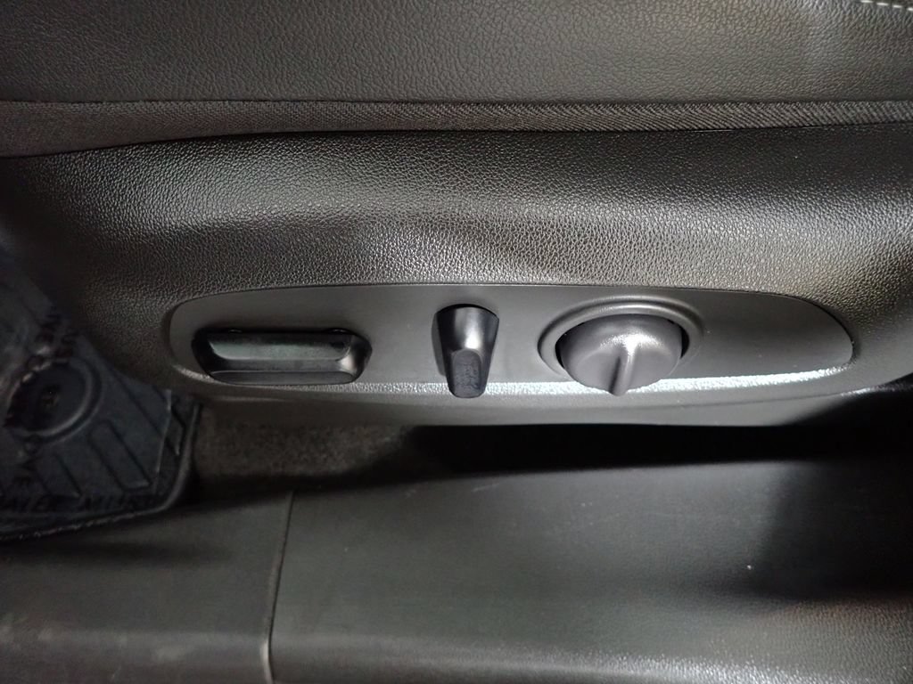 Used 2020 Buick Encore GX Preferred w/ Cold Weather Comfort Package AWD/4WD image 23