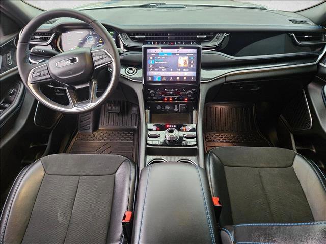 Used 2025 Jeep Grand Cherokee Trailhawk w/ Luxury Tech Group III image 15