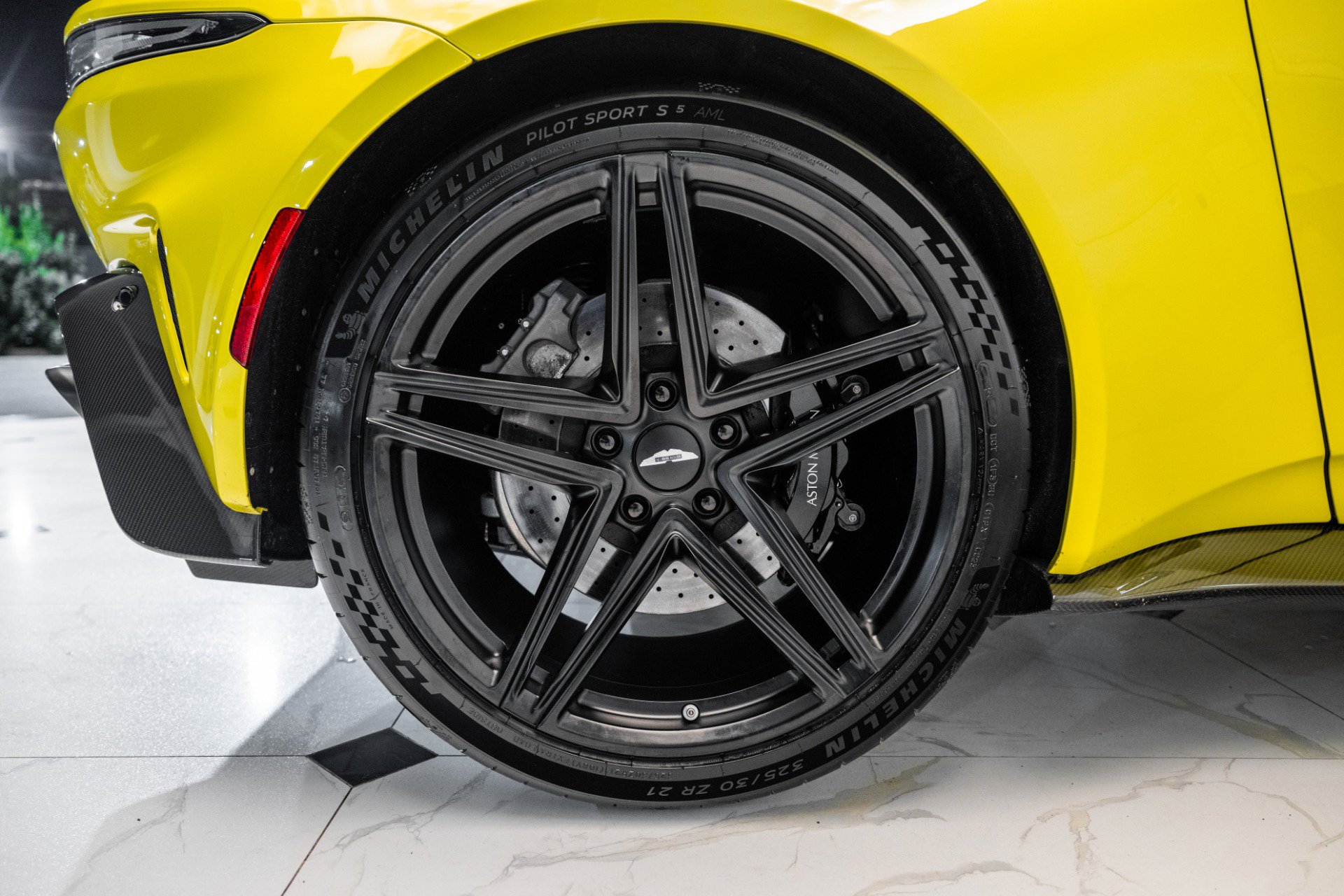 Used 2025 Aston Martin V8 Vantage Coupe image 47