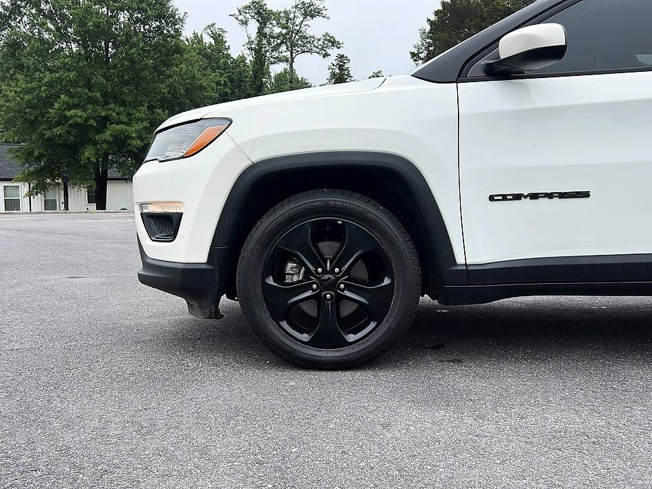 Used 2018 Jeep Compass Latitude w/ Popular Equipment Group FWD image 21