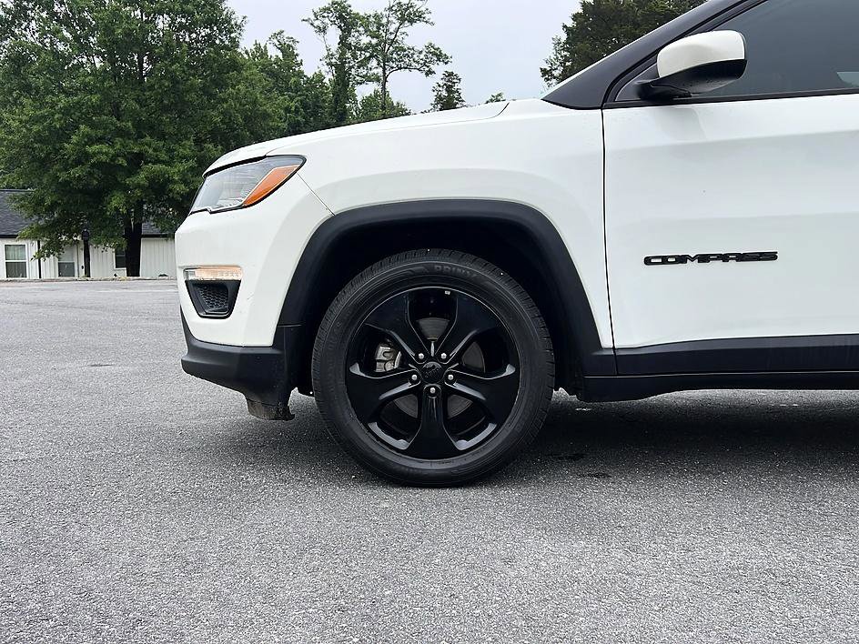 Used 2018 Jeep Compass Latitude w/ Popular Equipment Group FWD image 21