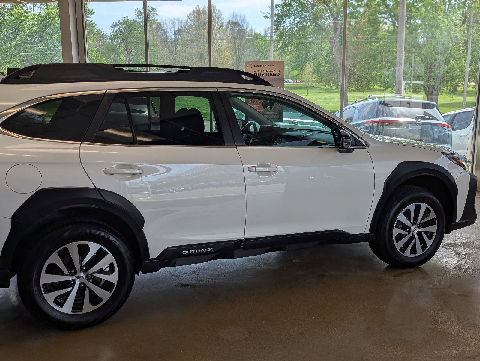 Used 2024 Subaru Outback Premium AWD/4WD image 9