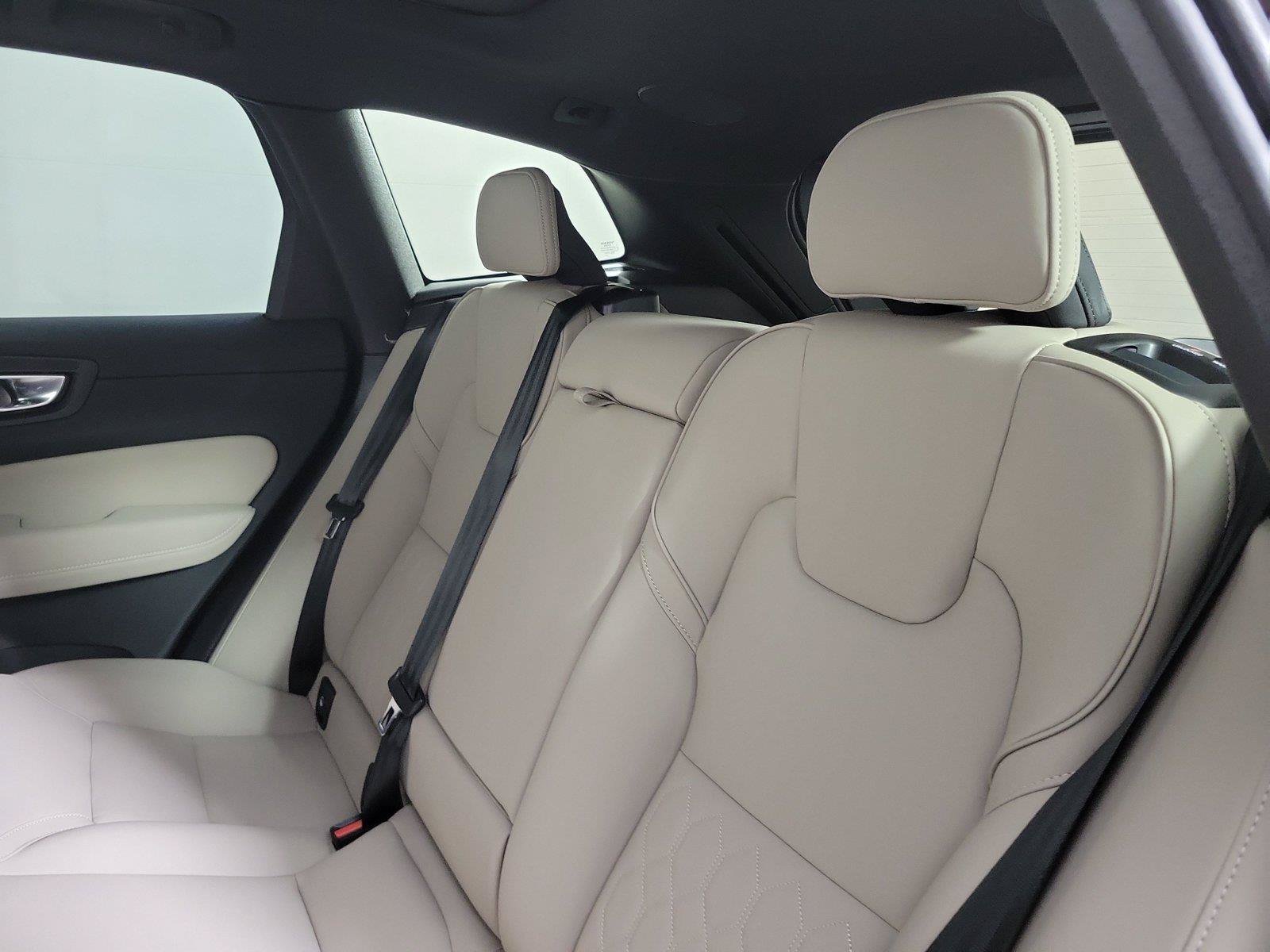 New 2026 Volvo XC60 B5 Plus w/ Climate Package AWD/4WD image 13