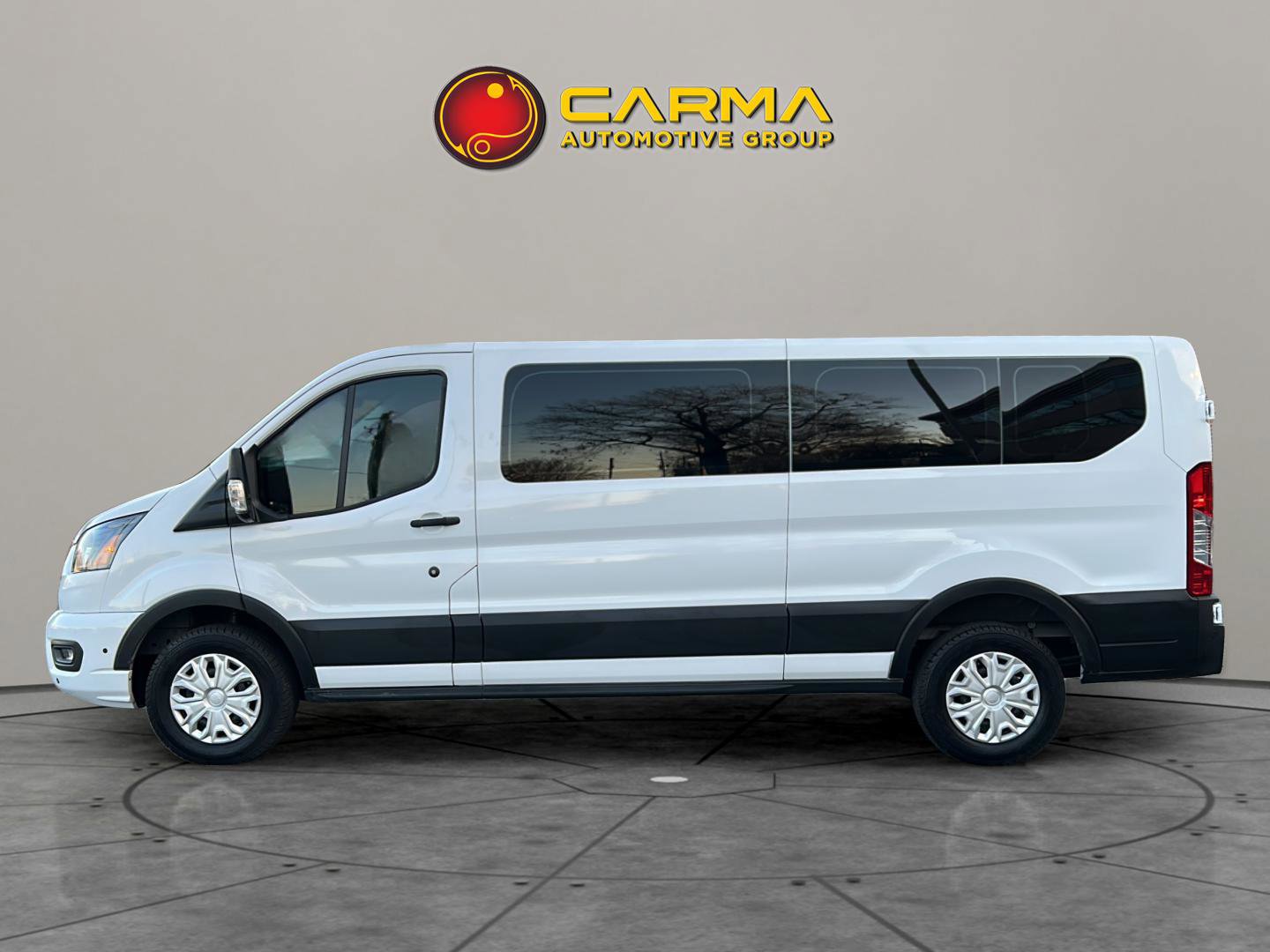 Used 2025 Ford Transit 350 XLT image 3