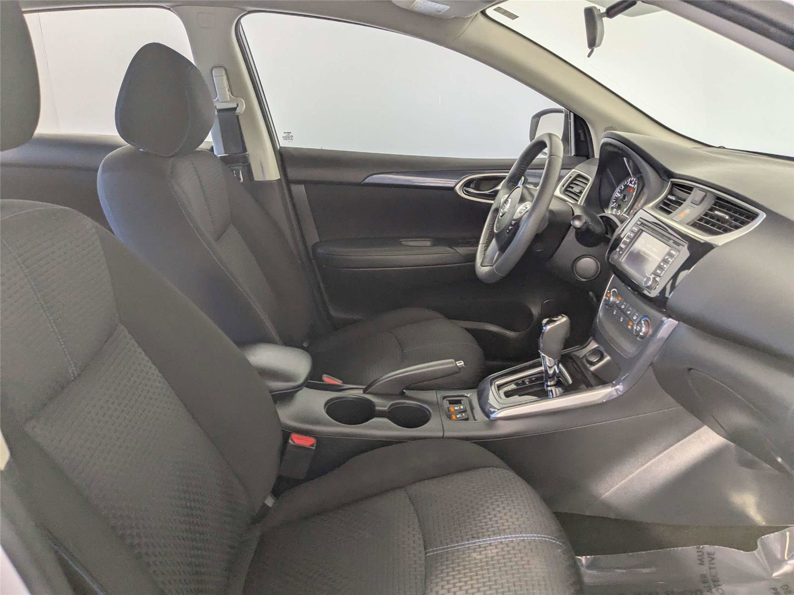 Used 2016 Nissan Sentra SR w/ Driver's Assist Package image 24