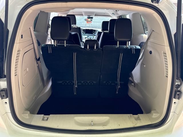 Used 2024 Chrysler Pacifica Limited FWD image 13