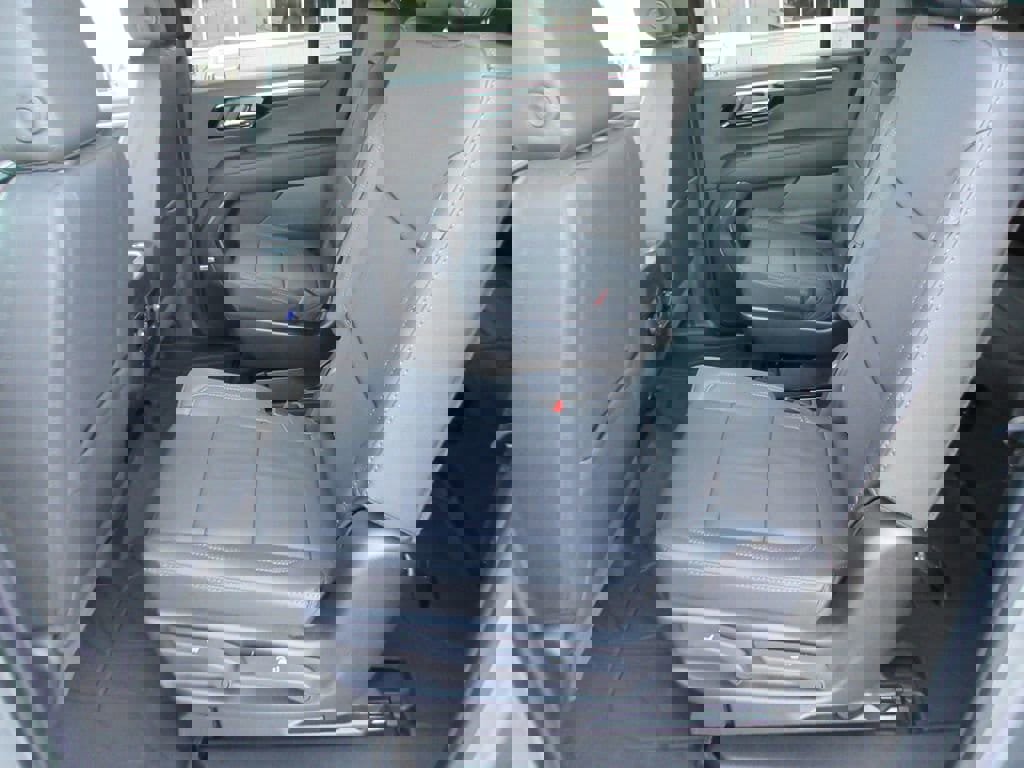 New 2026 Chevrolet Suburban LT image 15