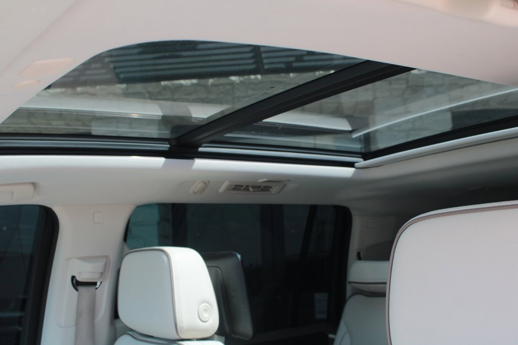 Used 2021 GMC Yukon XL Denali w/ Denali Premium Package image 5