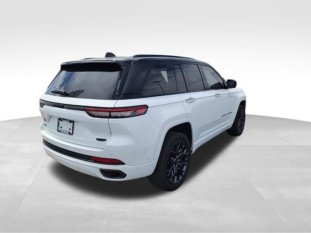 Used 2025 Jeep Grand Cherokee Summit AWD/4WD image 13