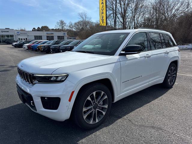 Certified 2025 Jeep Grand Cherokee Overland w/ Luxury Tech Group IV image 6