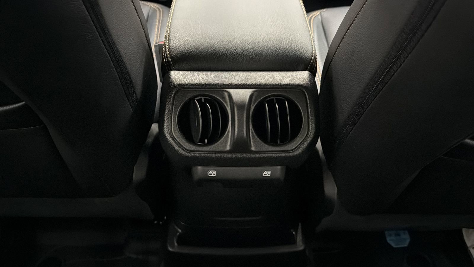 Used 2024 Jeep Wrangler Unlimited image 33