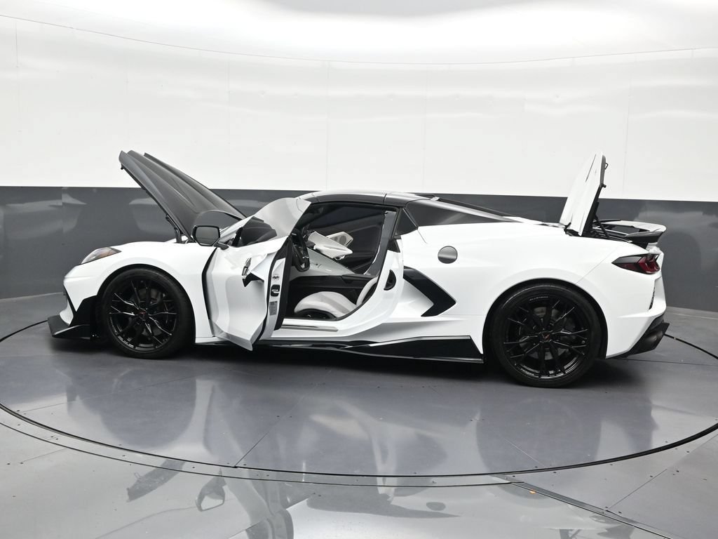 Used 2025 Chevrolet Corvette Stingray Preferred Conv w/ Z51 Performance Package RWD image 36