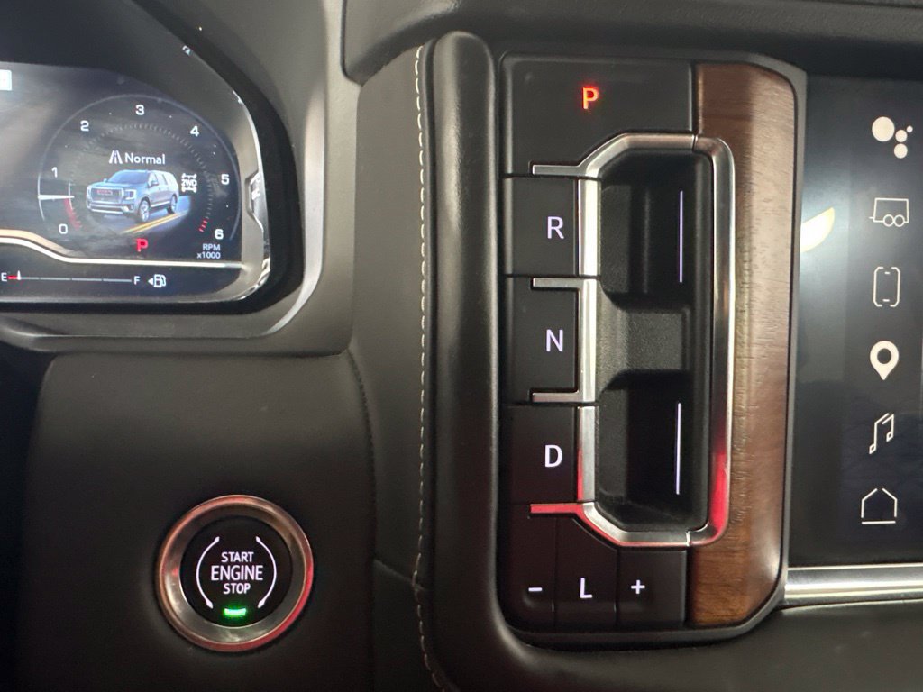 Used 2023 GMC Yukon Denali Ultimate AWD/4WD image 15