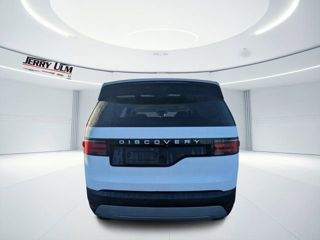 Used 2025 Land Rover Discovery S image 2
