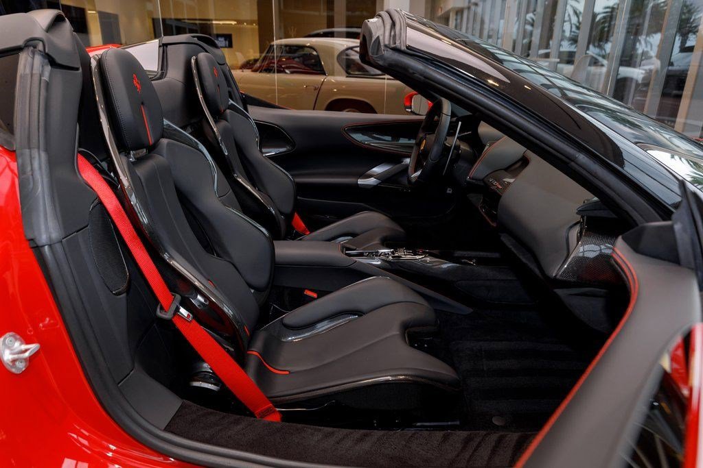 Used 2022 Ferrari SF90 Spider image 40