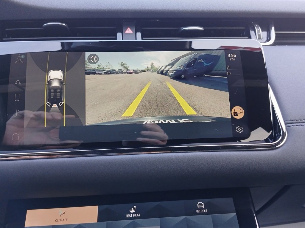 Used 2022 Land Rover Range Rover Evoque R-Dynamic SE image 18