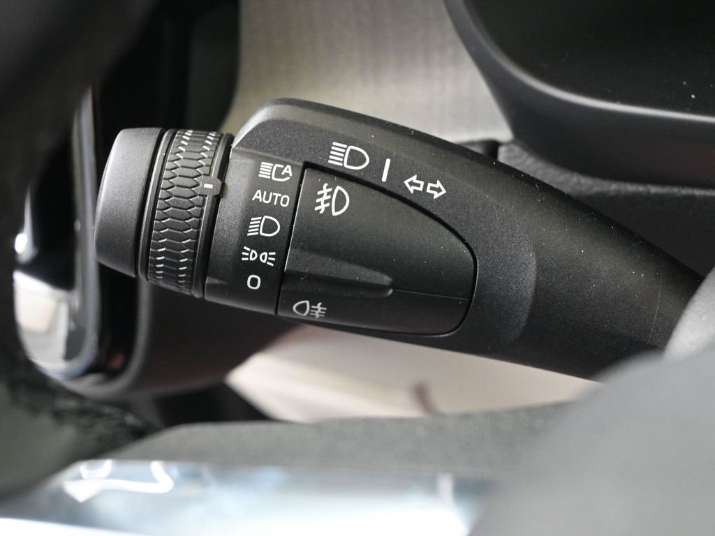 New 2026 Volvo XC40 B5 Ultra w/ Protection Package Premier image 33