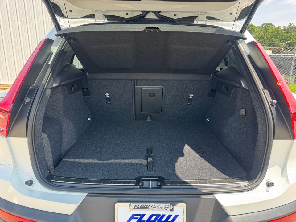 Certified 2023 Volvo XC40 B5 Ultimate w/ Climate Package AWD/4WD image 15