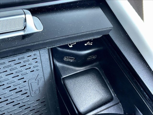 Used 2023 Mercedes-Benz Maybach GLS 600 4MATIC image 18